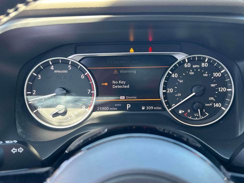 Used 2023 Nissan Rogue SL image 17