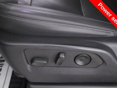 Used 2022 Chevrolet Silverado 1500 RST AWD/4WD image 19