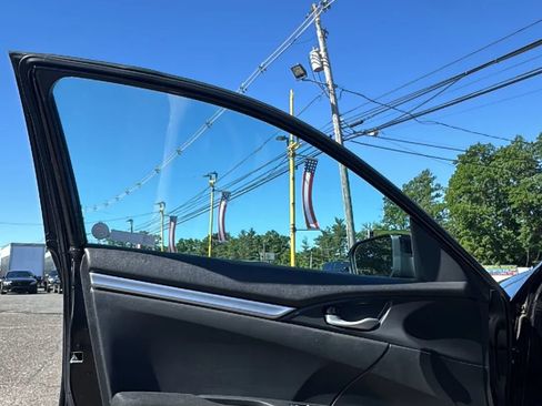 Used 2019 Honda Civic LX image 9