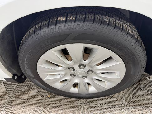 Used 2013 Chrysler 200 LX image 11