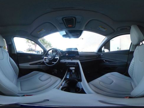 Used 2025 Hyundai Elantra Limited image 44