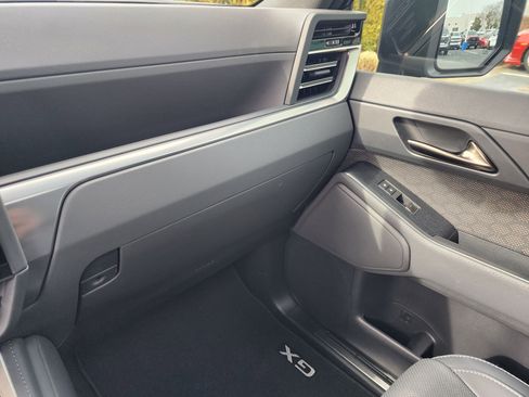 Used 2025 Lexus GX 550 w/ Cold Area Package AWD/4WD image 35