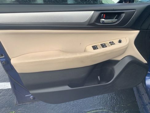 Used 2017 Subaru Legacy 2.5i Premium image 11