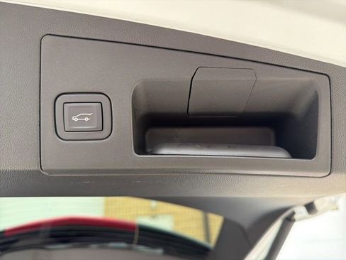 Certified 2025 Cadillac XT5 Premium Luxury image 22