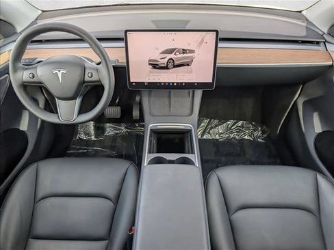 Used 2023 Tesla Model Y Long Range image 19