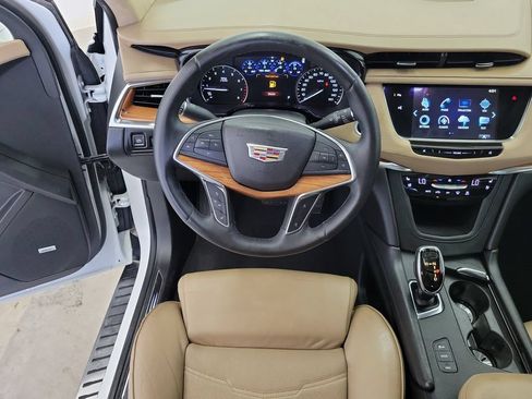 Used 2017 Cadillac XT5 Platinum w/ Driver Assist Package AWD/4WD image 19