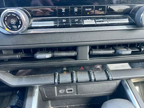 Used 2024 Chevrolet Colorado W/T w/ Safety Package image 22