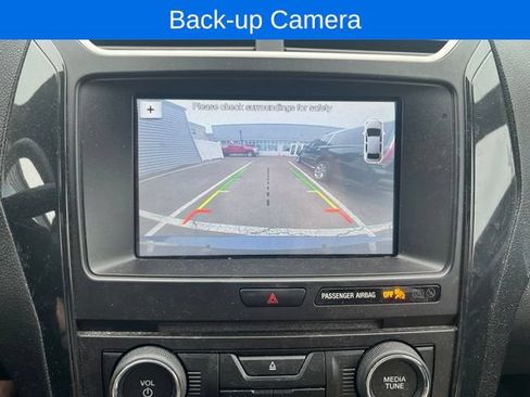Used 2017 Ford Explorer XLT w/ Equipment Group 201A AWD/4WD image 15