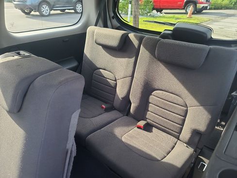 Used 2011 Nissan Pathfinder S image 12
