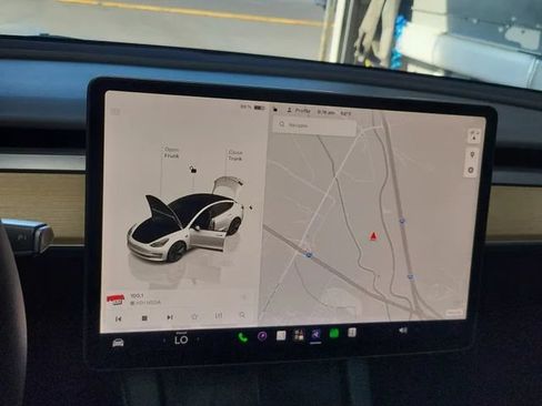 Used 2023 Tesla Model 3 Standard Range RWD image 3