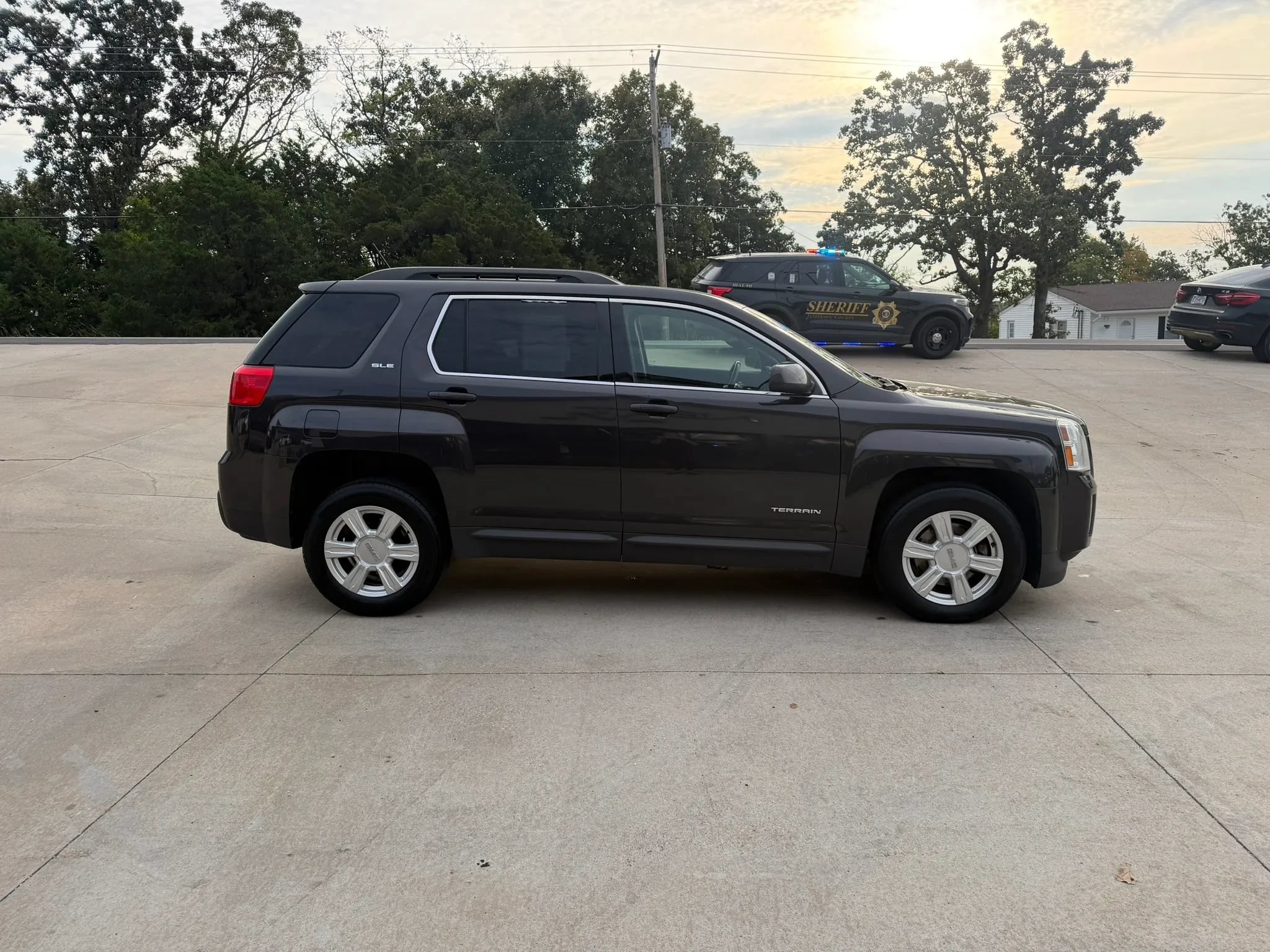 Used 2015 GMC Terrain SLE w/ Convenience Package AWD/4WD image 2