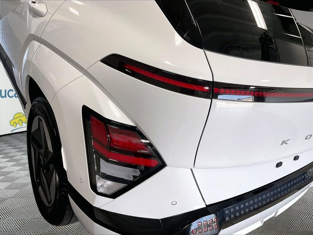 Used 2024 Hyundai Kona Limited FWD image 33