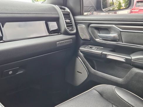Used 2025 RAM 1500 Laramie AWD/4WD image 11