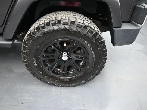 Used 2014 Jeep Wrangler Unlimited Sahara w/ Dual Top Group image 18