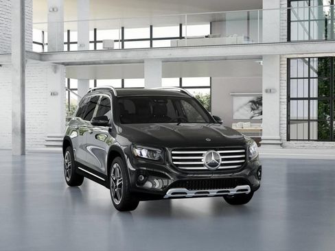 Used 2026 Mercedes-Benz GLB 250 4MATIC image 9