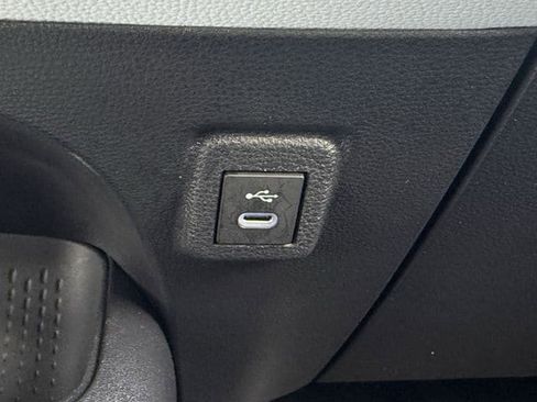 Used 2025 Toyota Corolla SE image 22