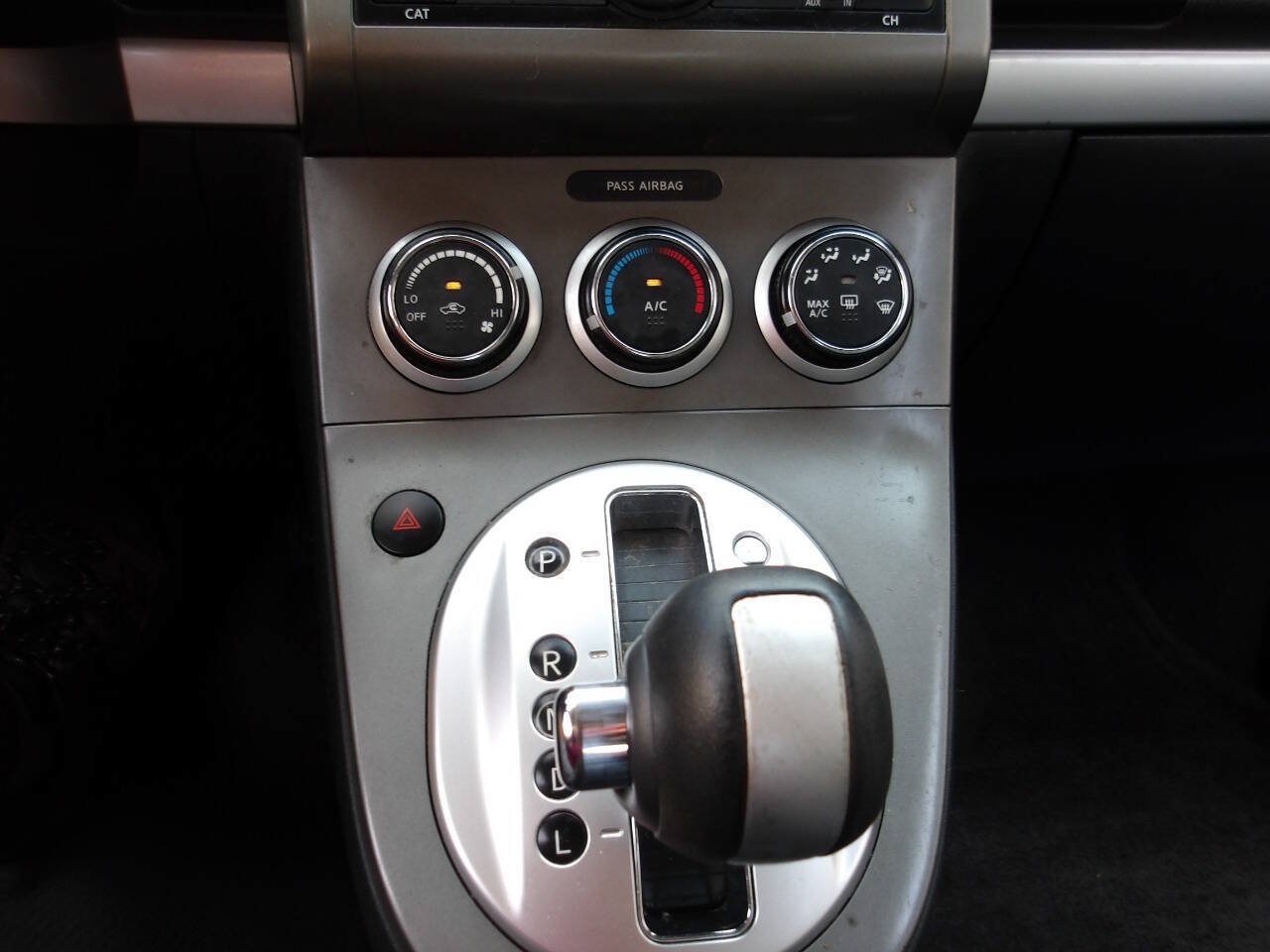 Used 2010 Nissan Sentra 2.0 S FWD image 13