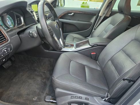 Used 2016 Volvo XC70 T5 Premier w/ Proximity Package FWD image 7