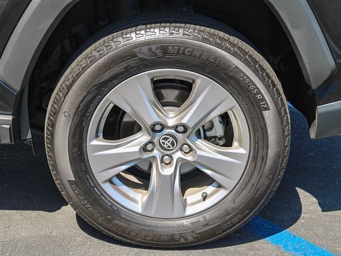 Used 2024 Toyota RAV4 LE AWD/4WD image 12