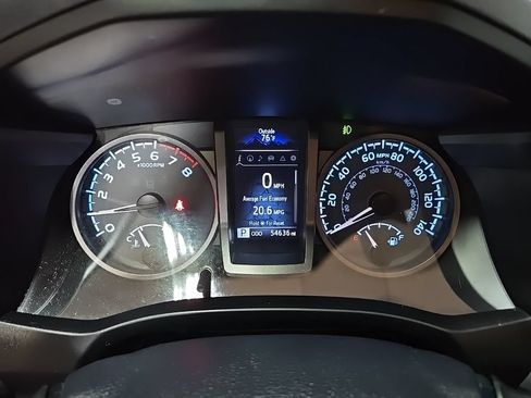 Used 2017 Toyota Tacoma TRD Off-Road w/ Tow Package AWD/4WD image 21