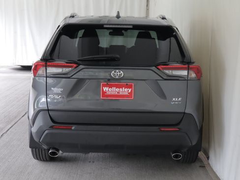 Used 2025 Toyota RAV4 XLE w/ Convenience Package AWD/4WD image 27