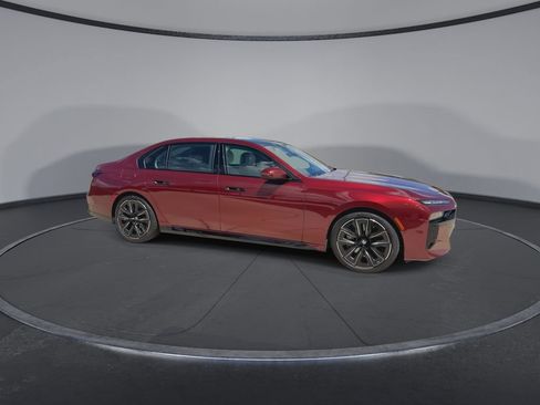 Used 2023 BMW 760i xDrive w/ Executive Package AWD/4WD image 2