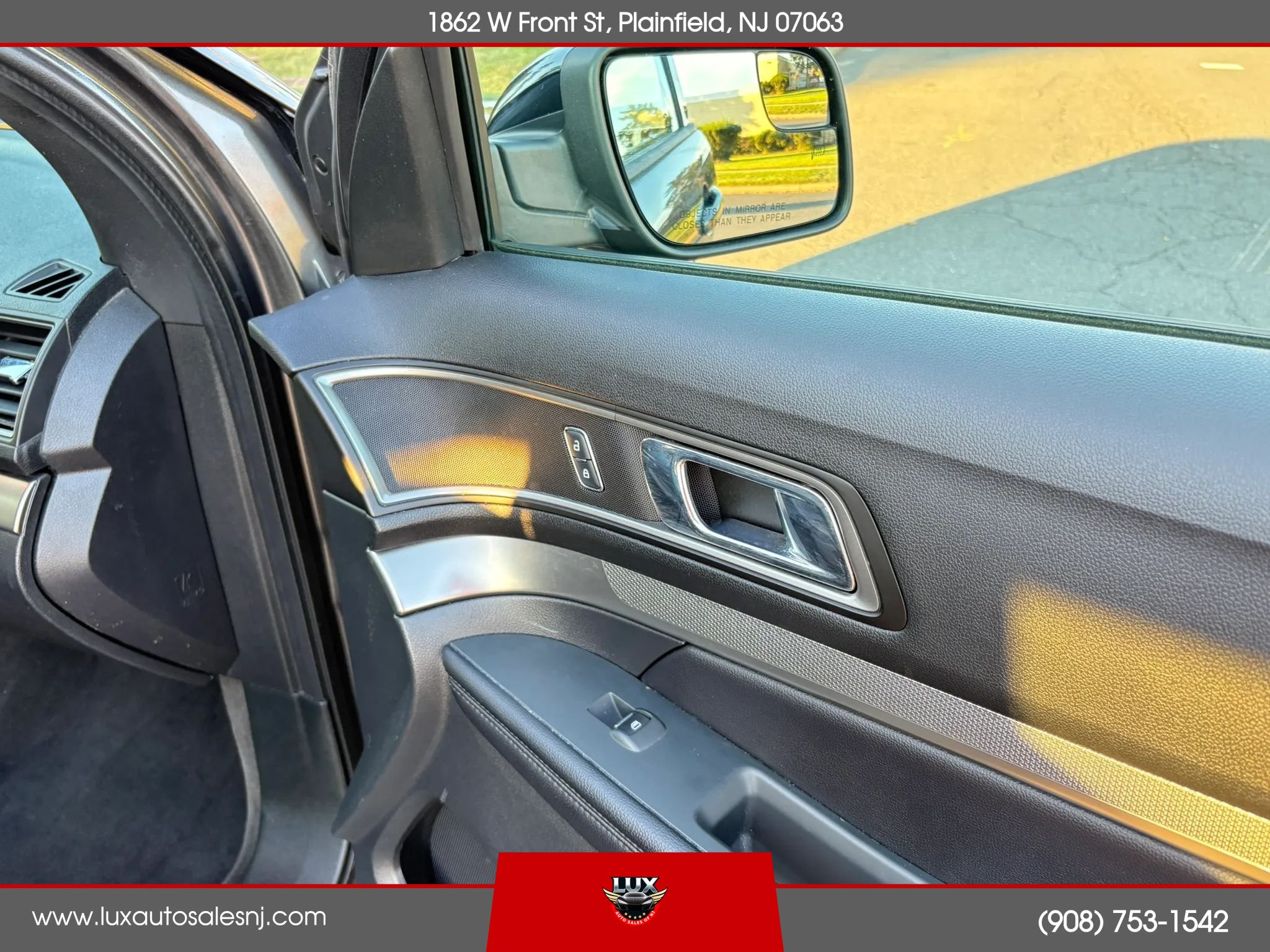 Used 2018 Ford Explorer XLT w/ Equipment Group 202A AWD/4WD image 26