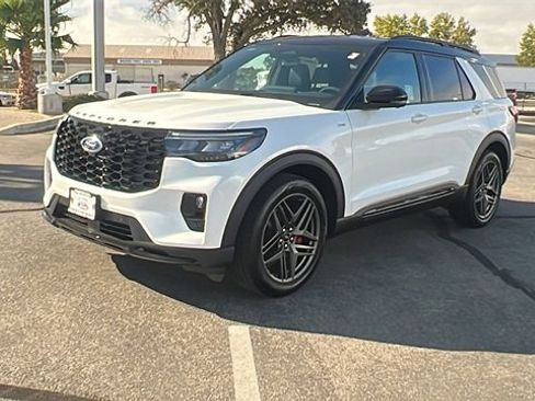 New 2025 Ford Explorer ST-Line w/ Premium Package image 7