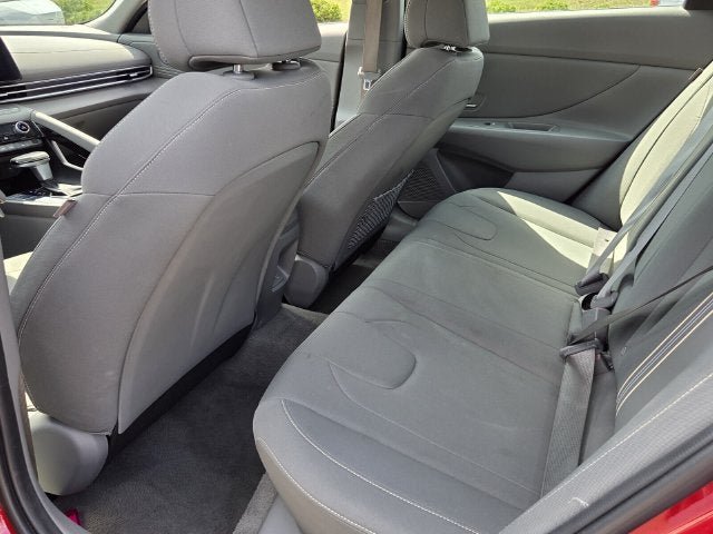 Used 2025 Hyundai Elantra SEL FWD image 11