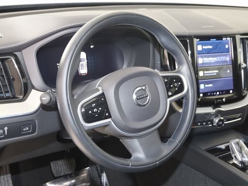 Used 2022 Volvo XC60 B5 Inscription w/ Climate Package image 6