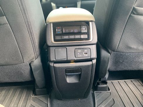 Used 2024 Subaru Ascent Premium w/ Convenience Package AWD/4WD image 23