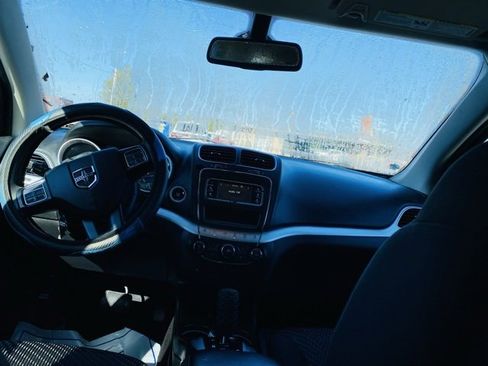 Used 2019 Dodge Journey SE image 16