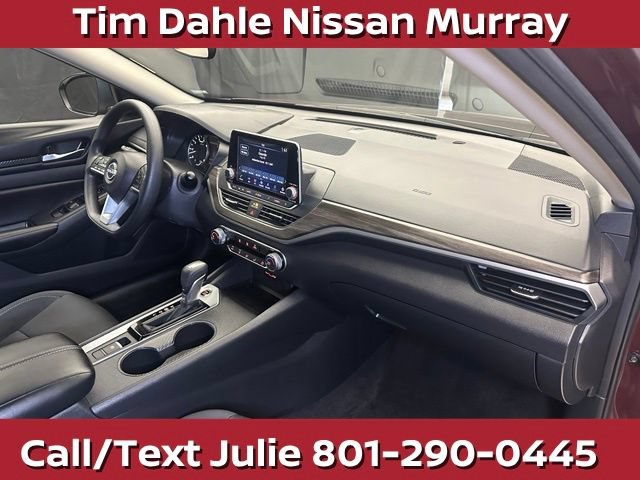Used 2025 Nissan Altima 2.5 SV AWD/4WD image 17
