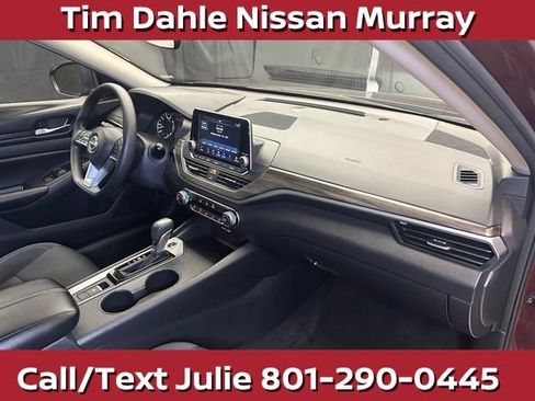 Used 2025 Nissan Altima 2.5 SV AWD/4WD image 17