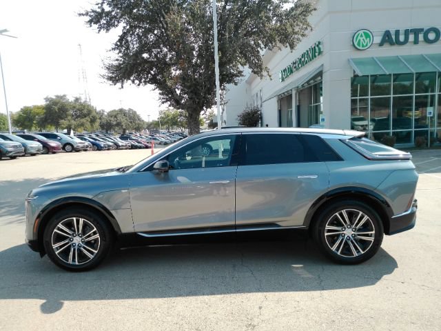 Used 2023 Cadillac Lyriq AWD image 14
