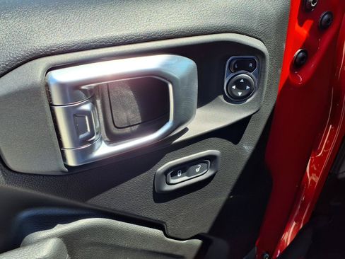 Used 2023 Jeep Gladiator Sport AWD/4WD image 14