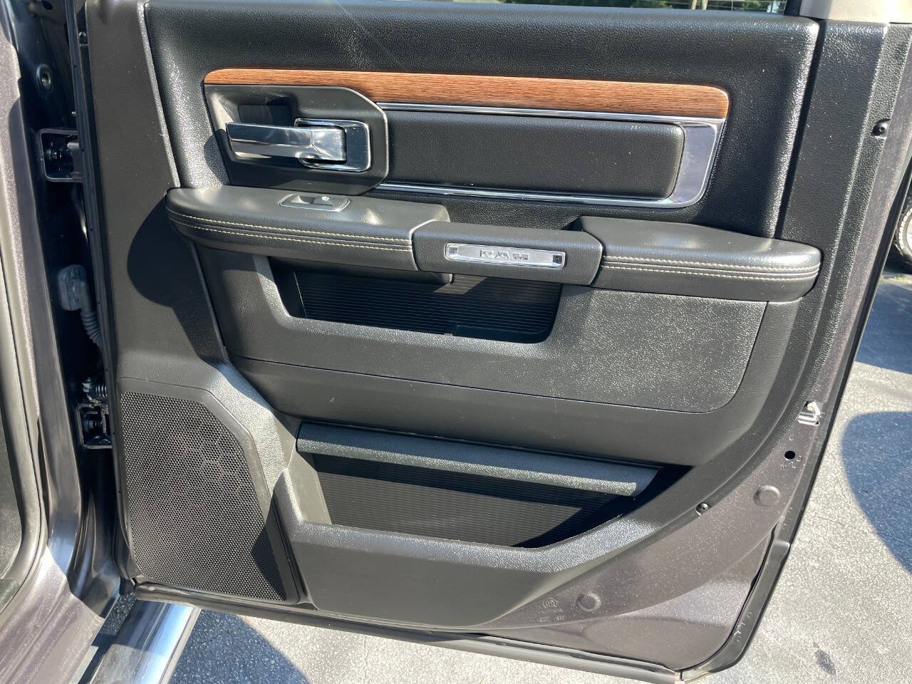 Used 2017 RAM 1500 Laramie AWD/4WD image 20