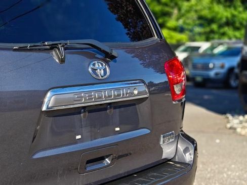 Used 2014 Toyota Sequoia Limited AWD/4WD image 8
