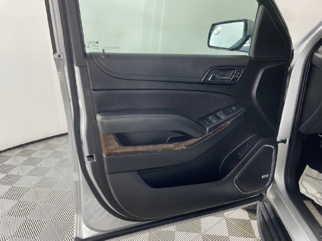 Used 2019 Chevrolet Suburban LT AWD/4WD image 16