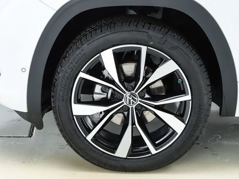 New 2026 Volkswagen Atlas Cross Sport SEL Premium R-Line image 6