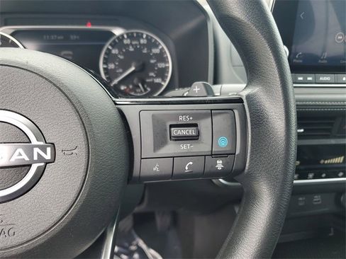 Used 2023 Nissan Rogue SV image 24