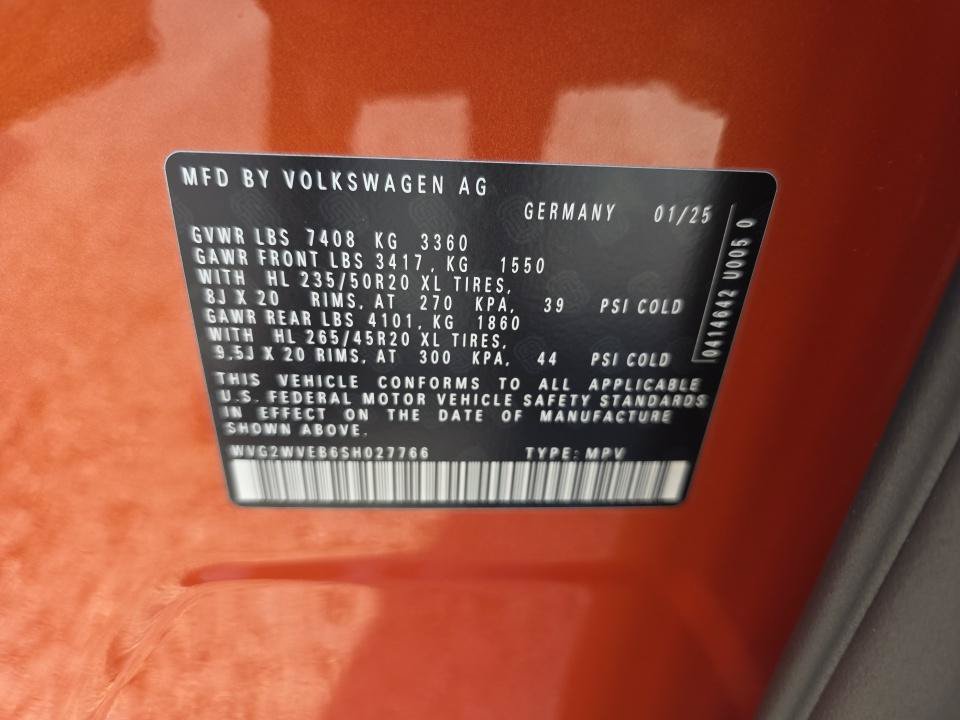 Used 2025 Volkswagen ID. Buzz Pro S Plus RWD image 5