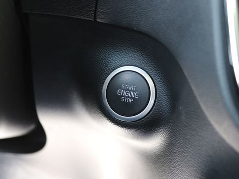 Used 2023 Volvo XC40 B5 Ultimate w/ Protection Package Premier image 17