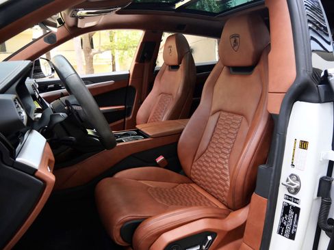 Used 2022 Lamborghini Urus AWD/4WD image 19