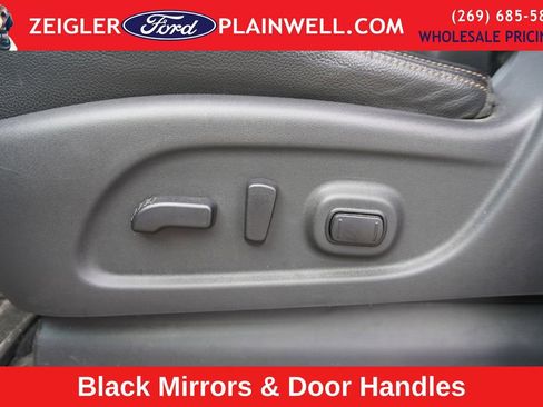 Used 2018 Nissan Titan SL w/ Midnight Edition image 16