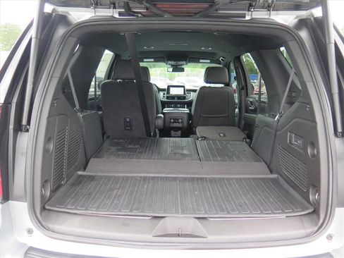 Used 2024 Chevrolet Tahoe Premier AWD/4WD image 25