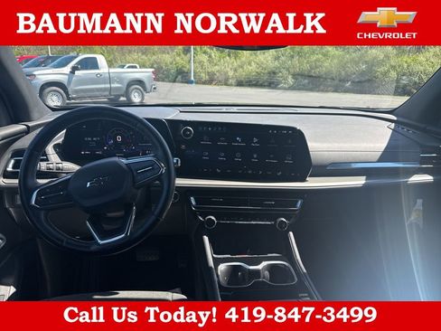 Used 2025 Chevrolet Traverse LT w/ Midnight/Sport Edition AWD/4WD image 37