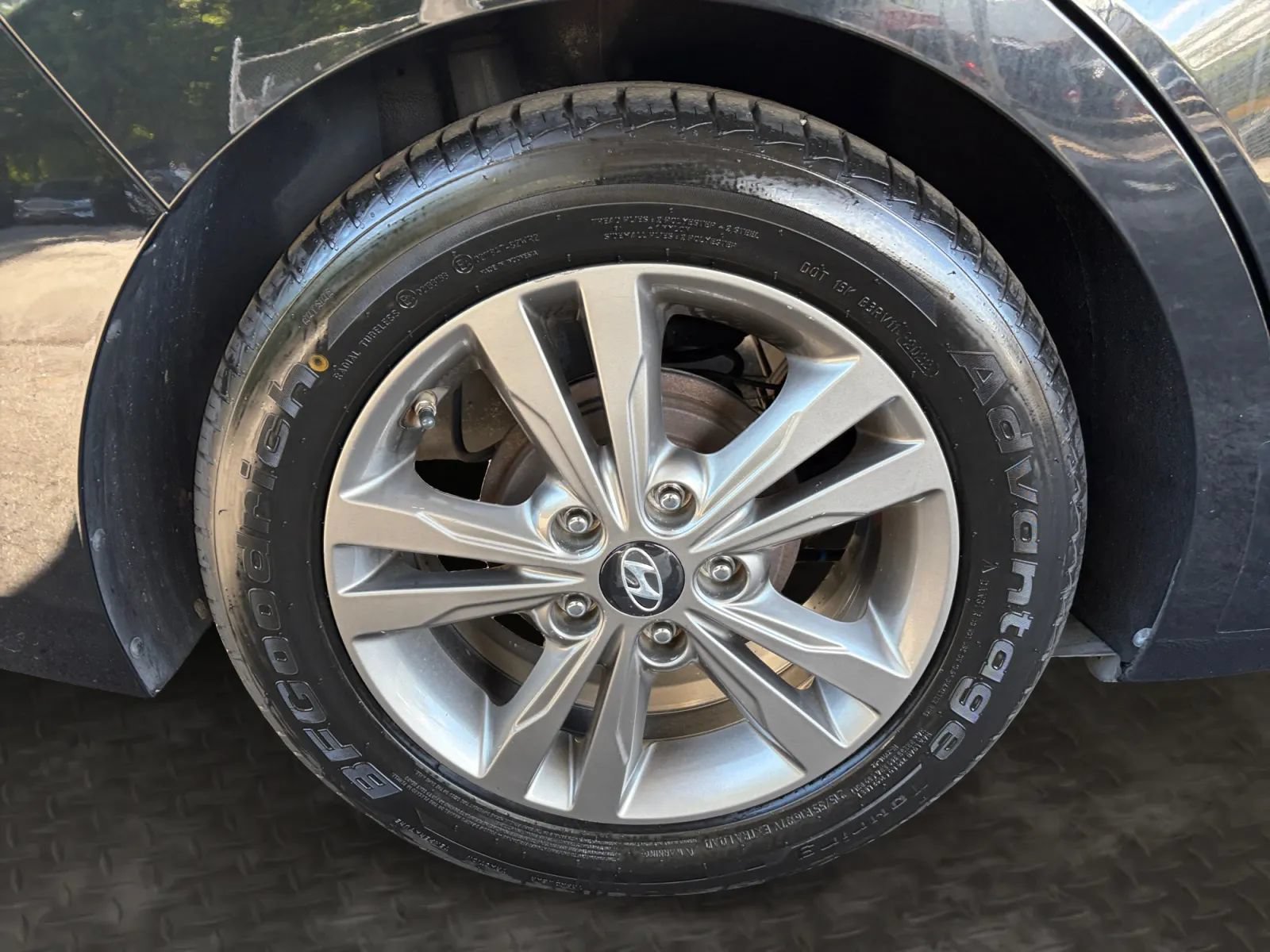 Used 2017 Hyundai Elantra SE FWD image 36