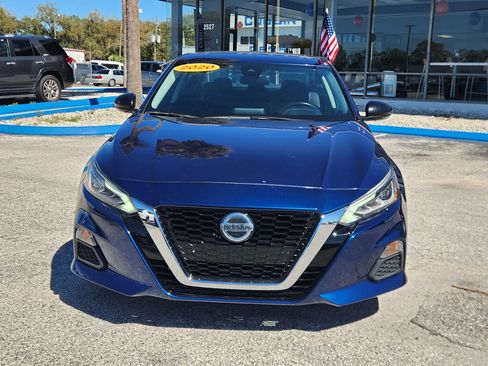 Used 2020 Nissan Altima 2.5 SR w/ Premium Package image 3