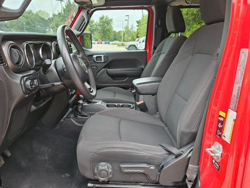 Used 2023 Jeep Gladiator Sport AWD/4WD image 15